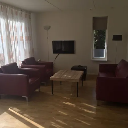 別荘 Geraeumiges Mitten Im Wald By Interhome *
