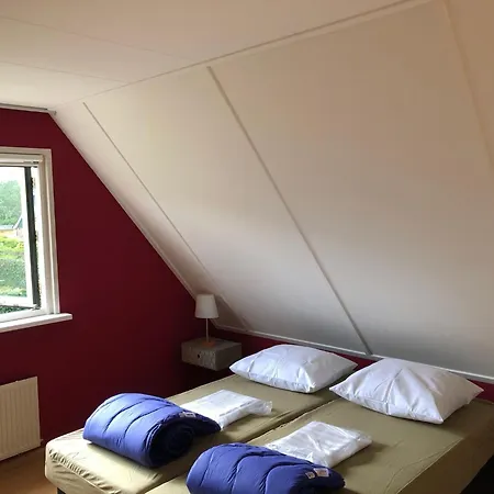 Geraeumiges Mitten Im Wald By Interhome * ウィンタースウェイク