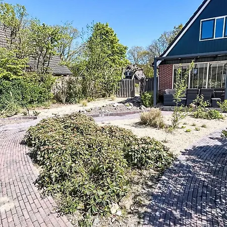Geraeumiges Mitten Im Wald By Interhome 別荘 ウィンタースウェイク