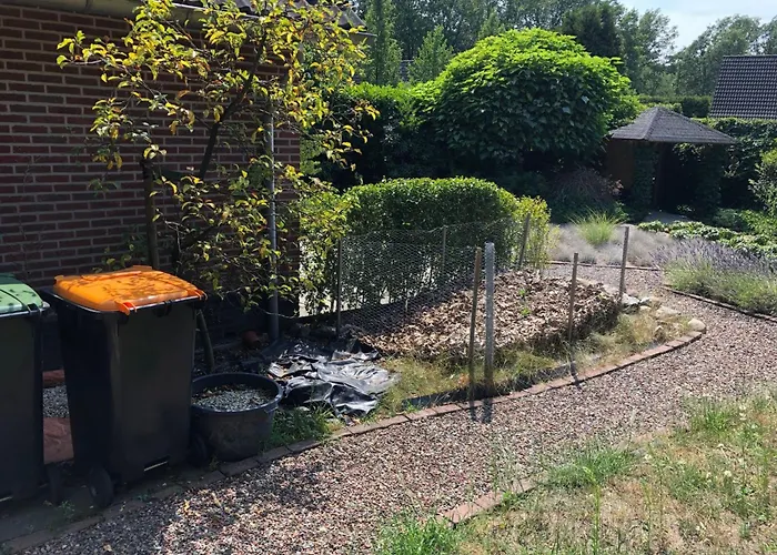 Geraeumiges Mitten Im Wald By Interhome Semesterbostad