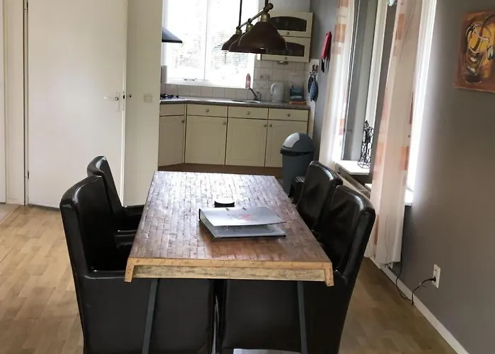 Geraeumiges Mitten Im Wald By Interhome Semesterbostad